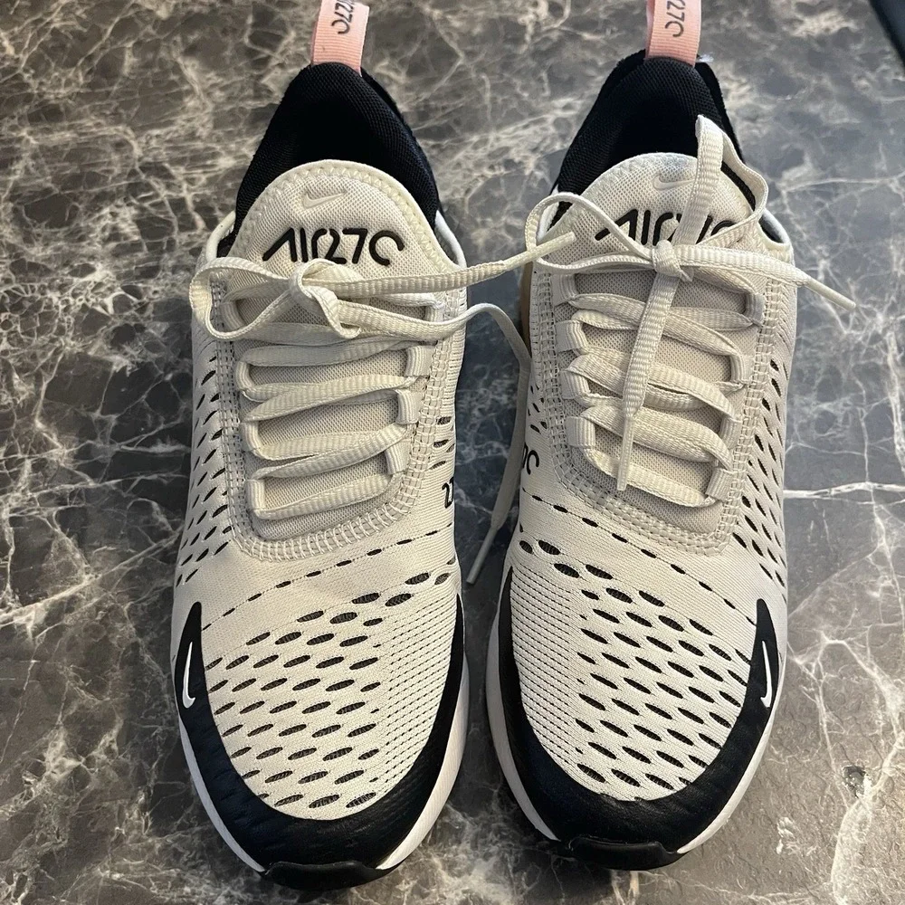 Nike 270 Ghost Beige/Black Sz‎ 5Y